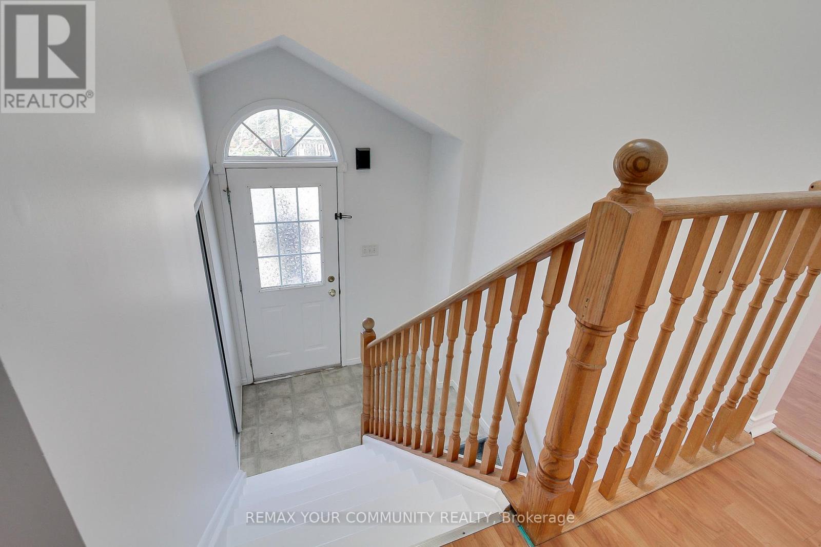 Main - 72 Ambler Bay, Barrie, Ontario  L4M 7A6 - Photo 3 - S13157044