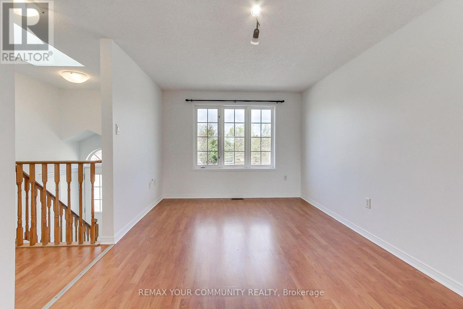 Main - 72 Ambler Bay, Barrie, Ontario  L4M 7A6 - Photo 5 - S13157044