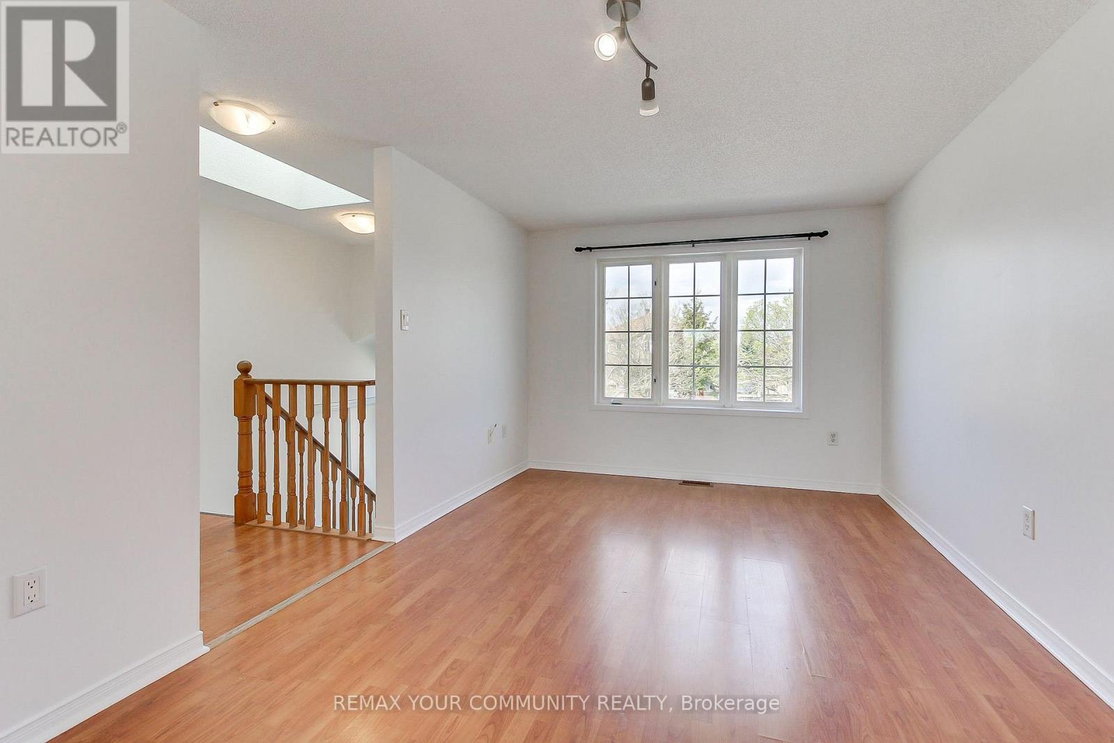 Main - 72 Ambler Bay, Barrie, Ontario  L4M 7A6 - Photo 6 - S13157044