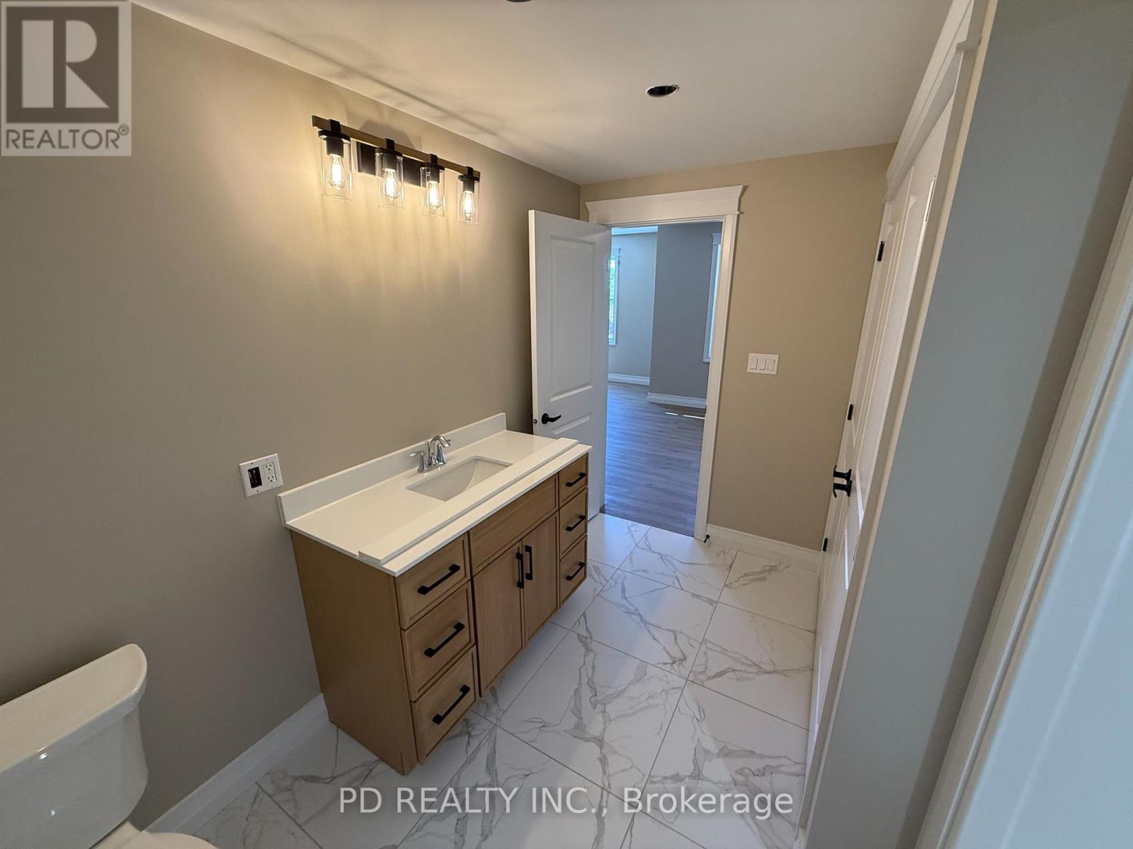 2467 Queen Mary Street, Cavan Monaghan, Ontario  L0A 1C0 - Photo 15 - X12954766