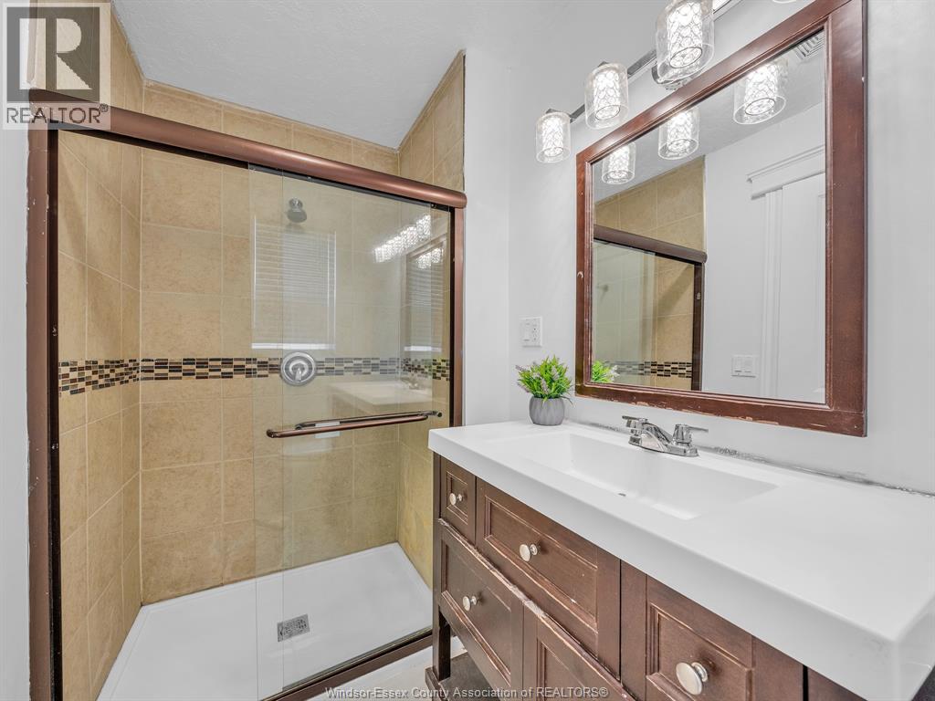 828 Lincoln, Windsor, Ontario  N8Y 2H1 - Photo 18 - 26011753