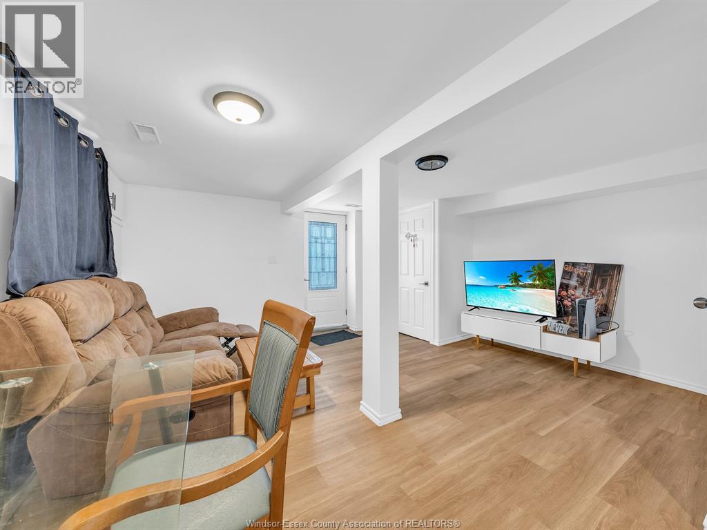 828 Lincoln, Windsor, Ontario  N8Y 2H1 - Photo 35 - 26011753