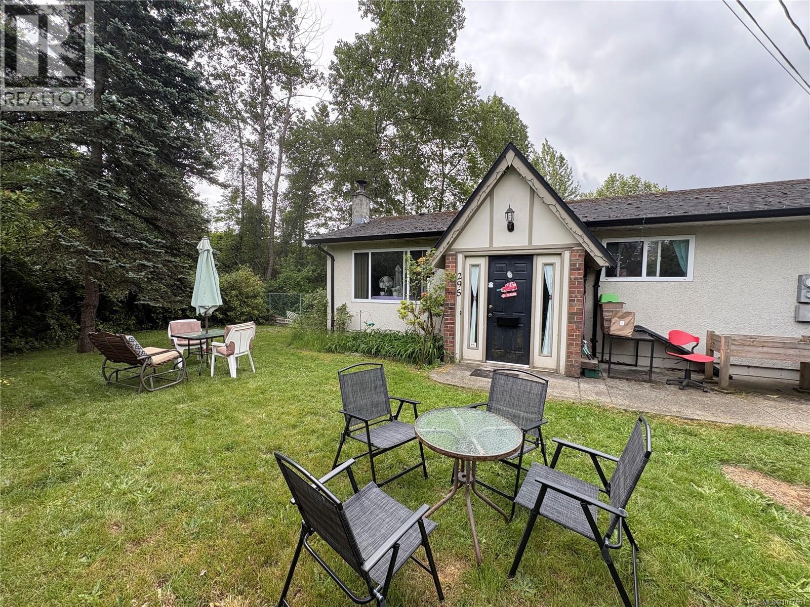 295 Centennial Dr, Courtenay, British Columbia  V9N 5R6 - Photo 1 - 1037651