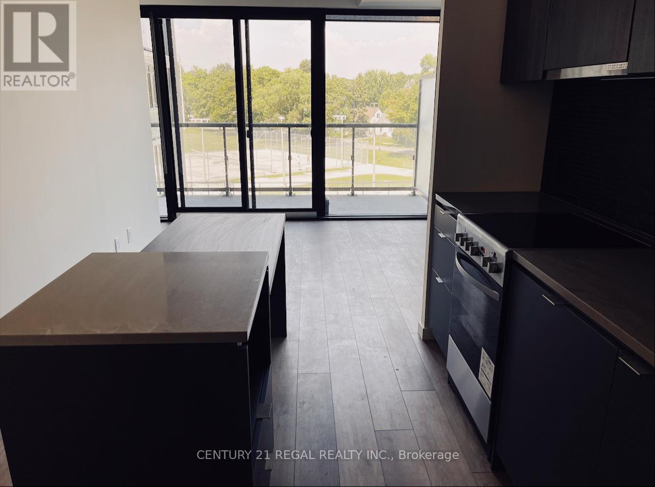 302 - 7 Smith Crescent, Toronto, Ontario  M8Z 0G3 - Photo 8 - W13156994