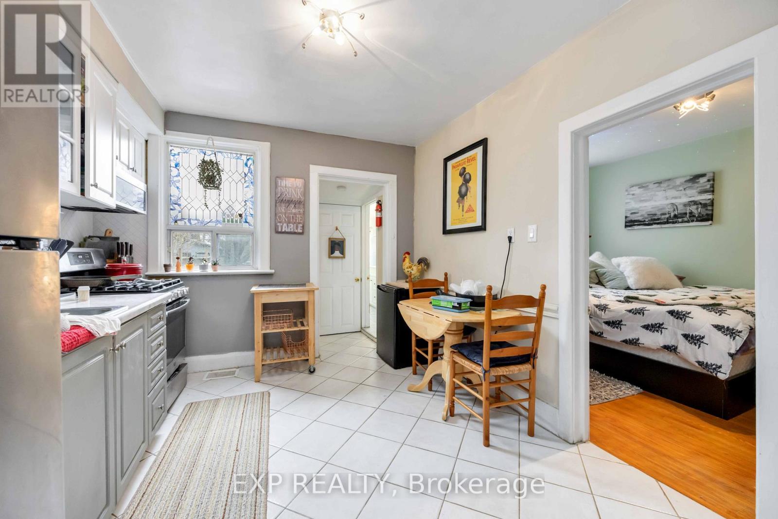 Main - 39 Rowntree Avenue, Toronto, Ontario  M6N 1R6 - Photo 11 - W13157004