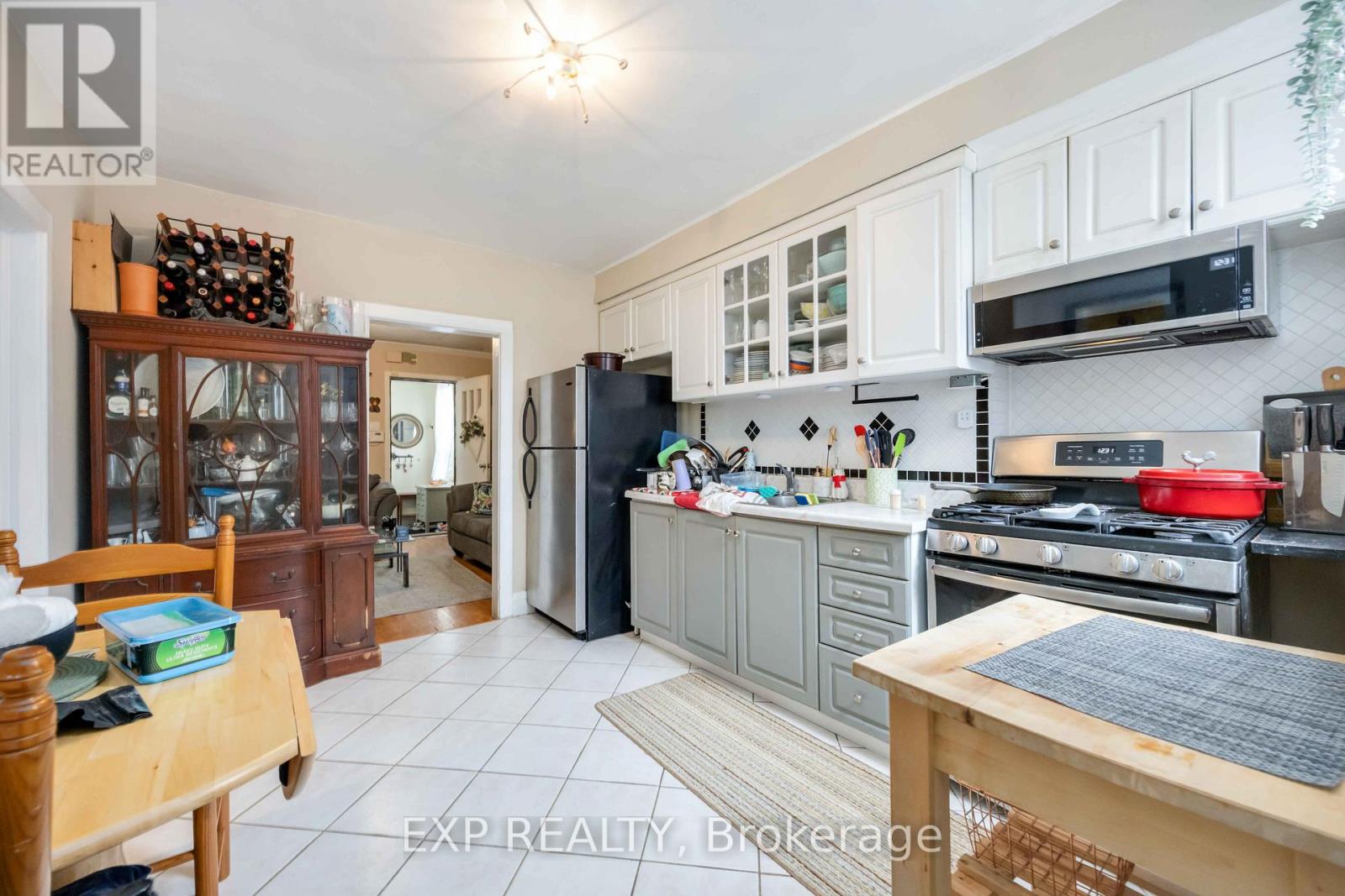 Main - 39 Rowntree Avenue, Toronto, Ontario  M6N 1R6 - Photo 13 - W13157004