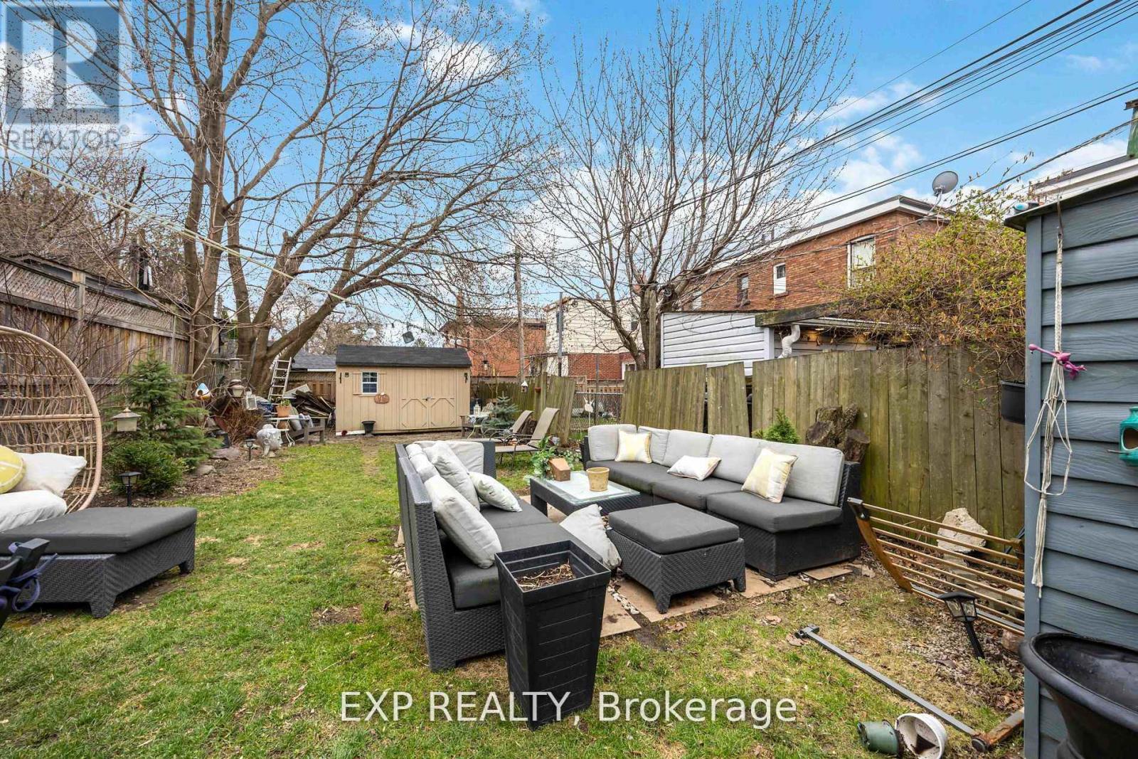 Main - 39 Rowntree Avenue, Toronto, Ontario  M6N 1R6 - Photo 21 - W13157004