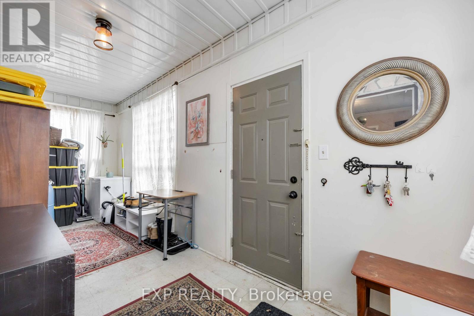 Main - 39 Rowntree Avenue, Toronto, Ontario  M6N 1R6 - Photo 4 - W13157004