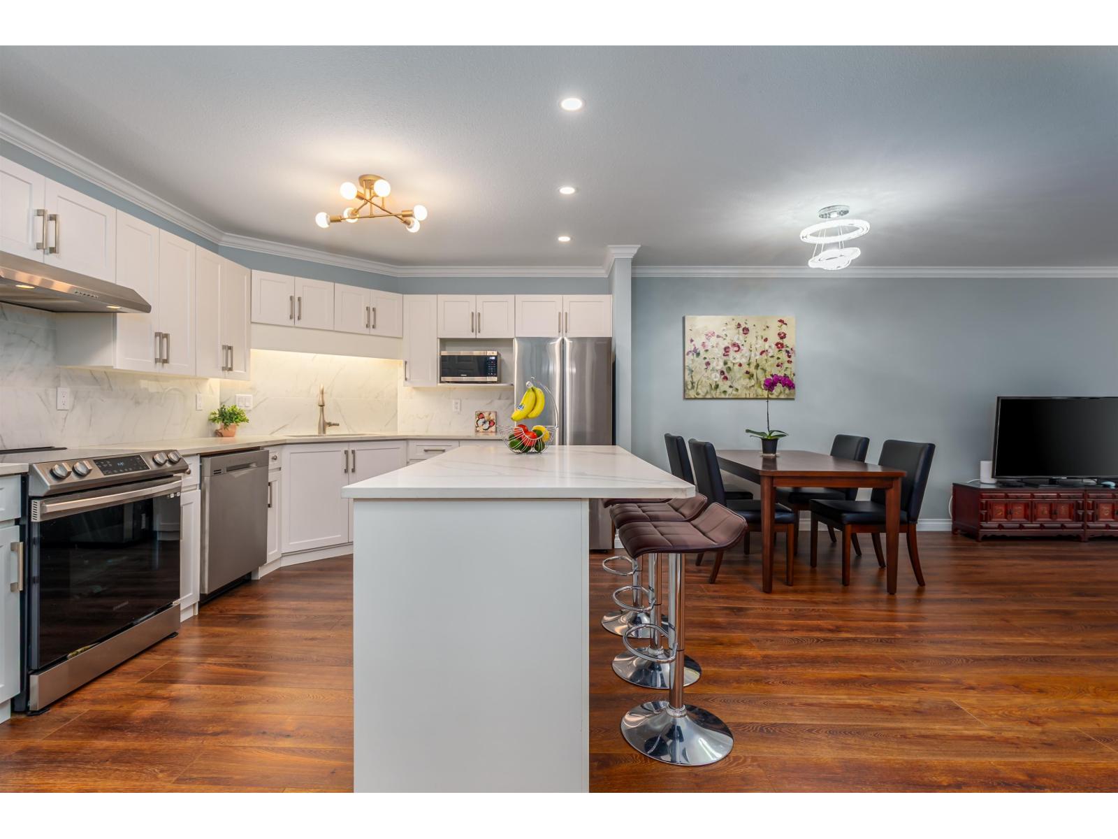 301 2410 Emerson Street, Abbotsford, British Columbia  V2T 3J3 - Photo 3 - R3125577