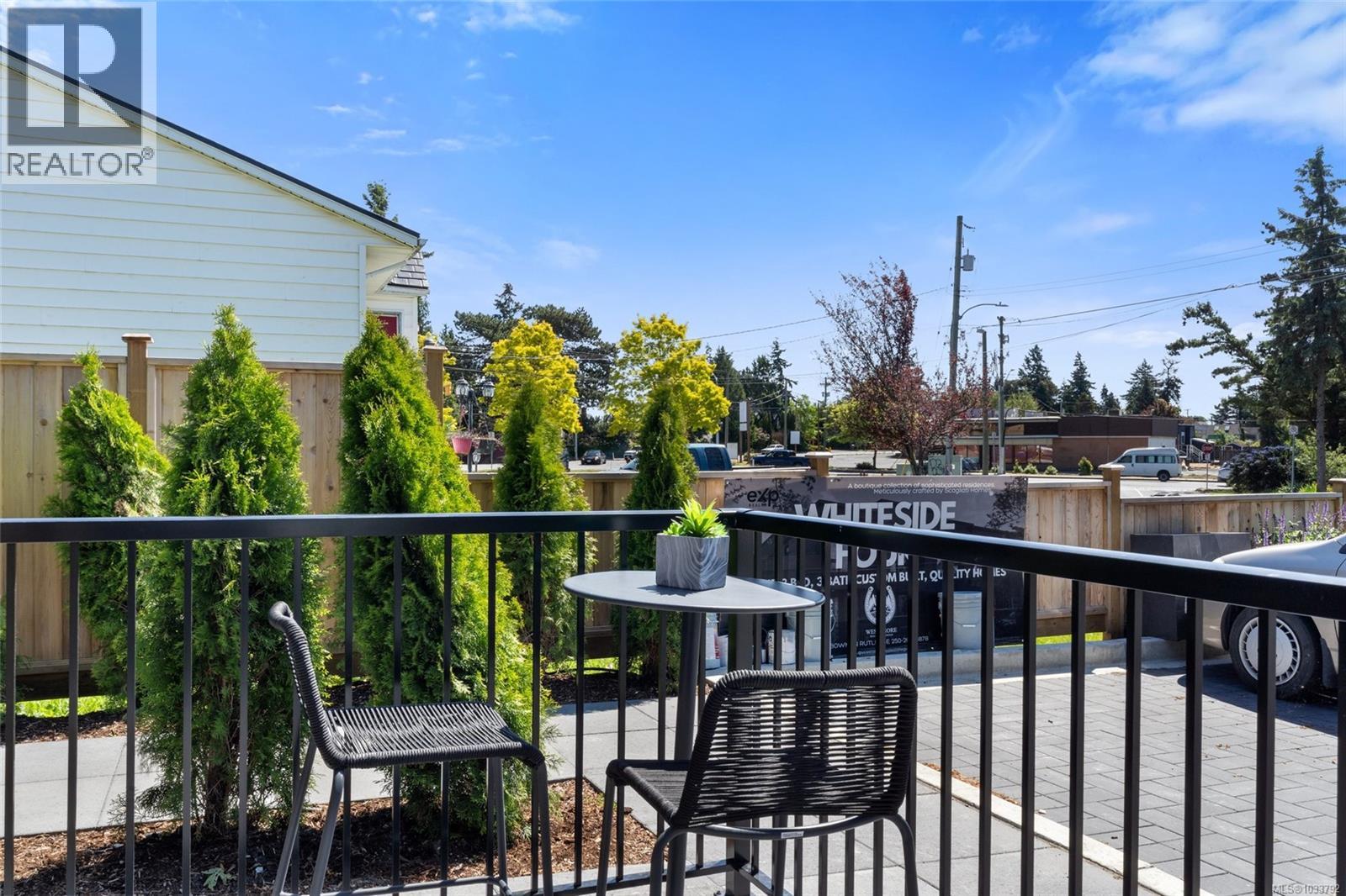2 588 Whiteside St, Saanich, British Columbia  V8Z 1Y6 - Photo 27 - 1033792