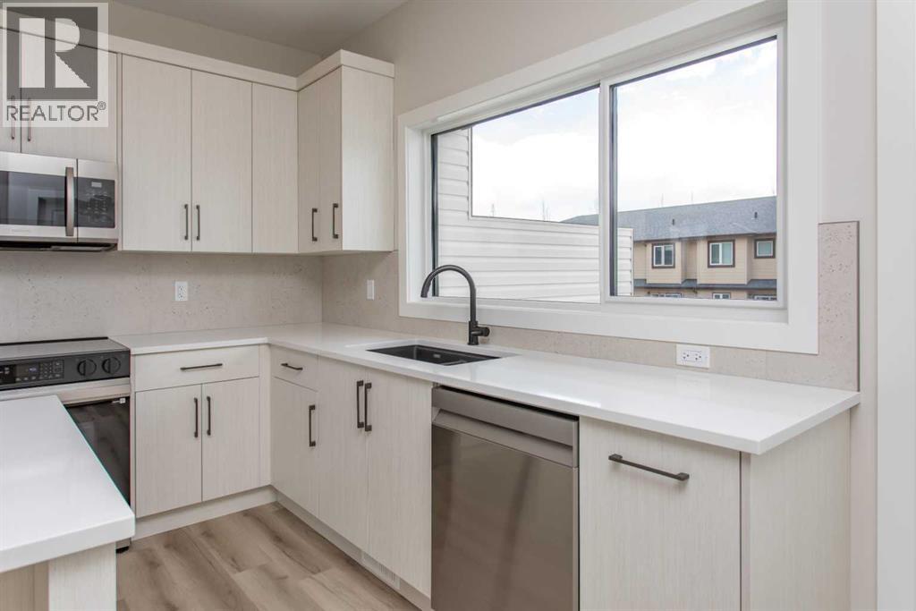 65 Lavelle Close, Red Deer, Alberta  T4R 0V7 - Photo 4 - A2308259