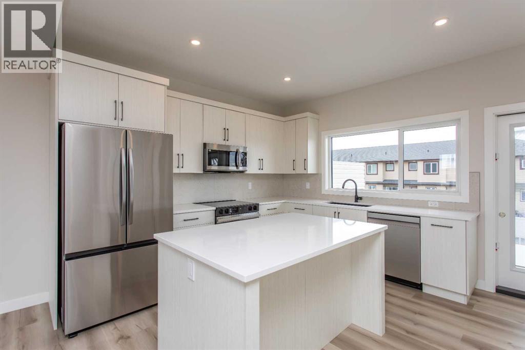 65 Lavelle Close, Red Deer, Alberta  T4R 0V7 - Photo 5 - A2308259