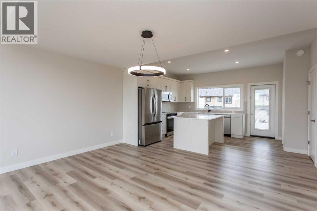 65 Lavelle Close, Red Deer, Alberta  T4R 0V7 - Photo 6 - A2308259