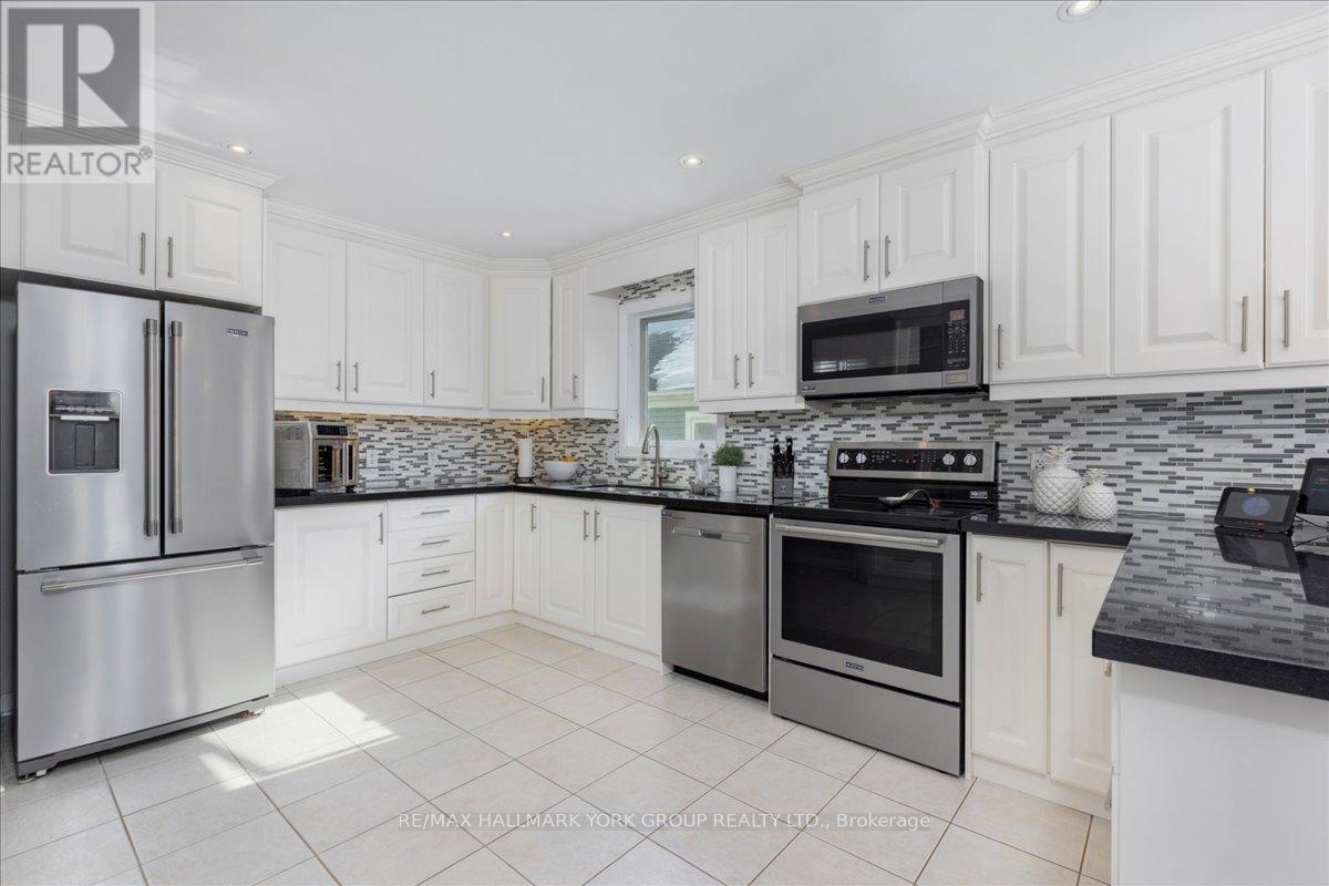 19 Silverstone Crescent, Georgina, Ontario  L4P 4A5 - Photo 17 - N13154710