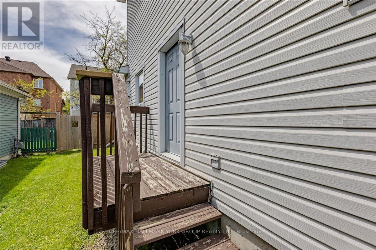 19 Silverstone Crescent, Georgina, Ontario  L4P 4A5 - Photo 35 - N13154710