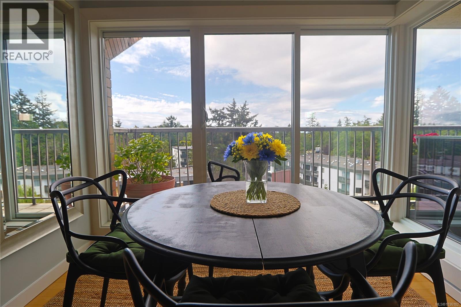 604 4030 Quadra St, Saanich, British Columbia  V8X 1K2 - Photo 9 - 1036182