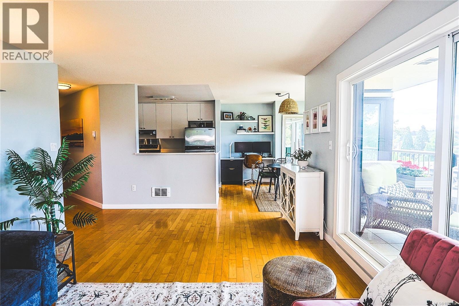 604 4030 Quadra St, Saanich, British Columbia  V8X 1K2 - Photo 7 - 1036182