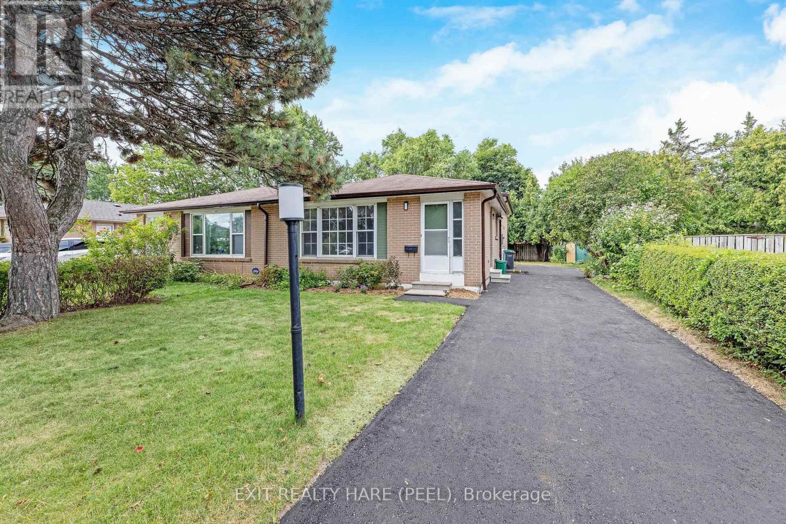 5 GARSIDE CRESCENT, Brampton, Ontario
