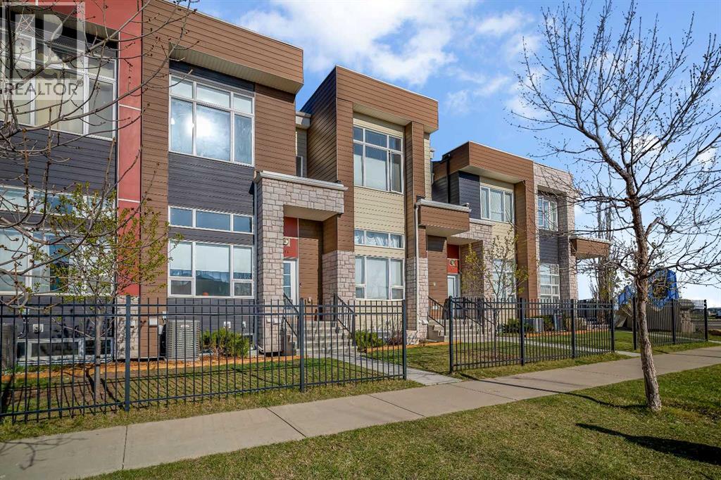 404, 1530 Bayside Avenue SW, Airdrie, Alberta  T4B 4B5 - Photo 2 - A2216911