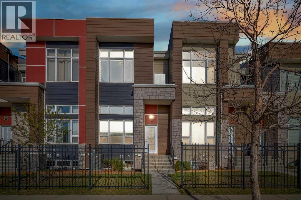 404, 1530 Bayside Avenue SW, Airdrie, Alberta  T4B 4B5 - Photo 1 - A2216911
