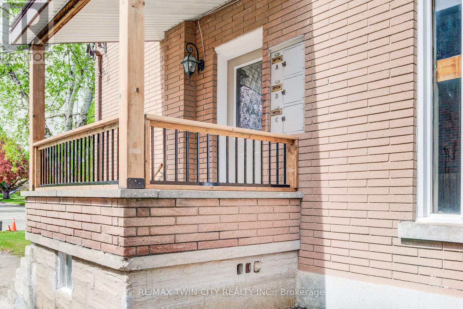 71 Brandon Avenue, Kitchener, Ontario  N2M 2J2 - Photo 5 - X13157092