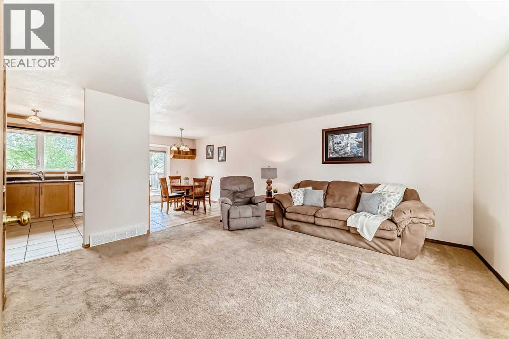 41 Alder Crescent SE, Airdrie, Alberta  T4B 1J1 - Photo 5 - A2312438