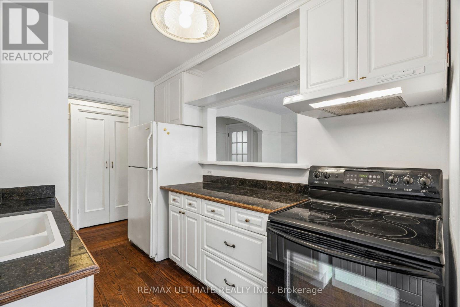 2 - 470 Oriole Parkway, Toronto, Ontario  M6S 3T9 - Photo 17 - C12833448