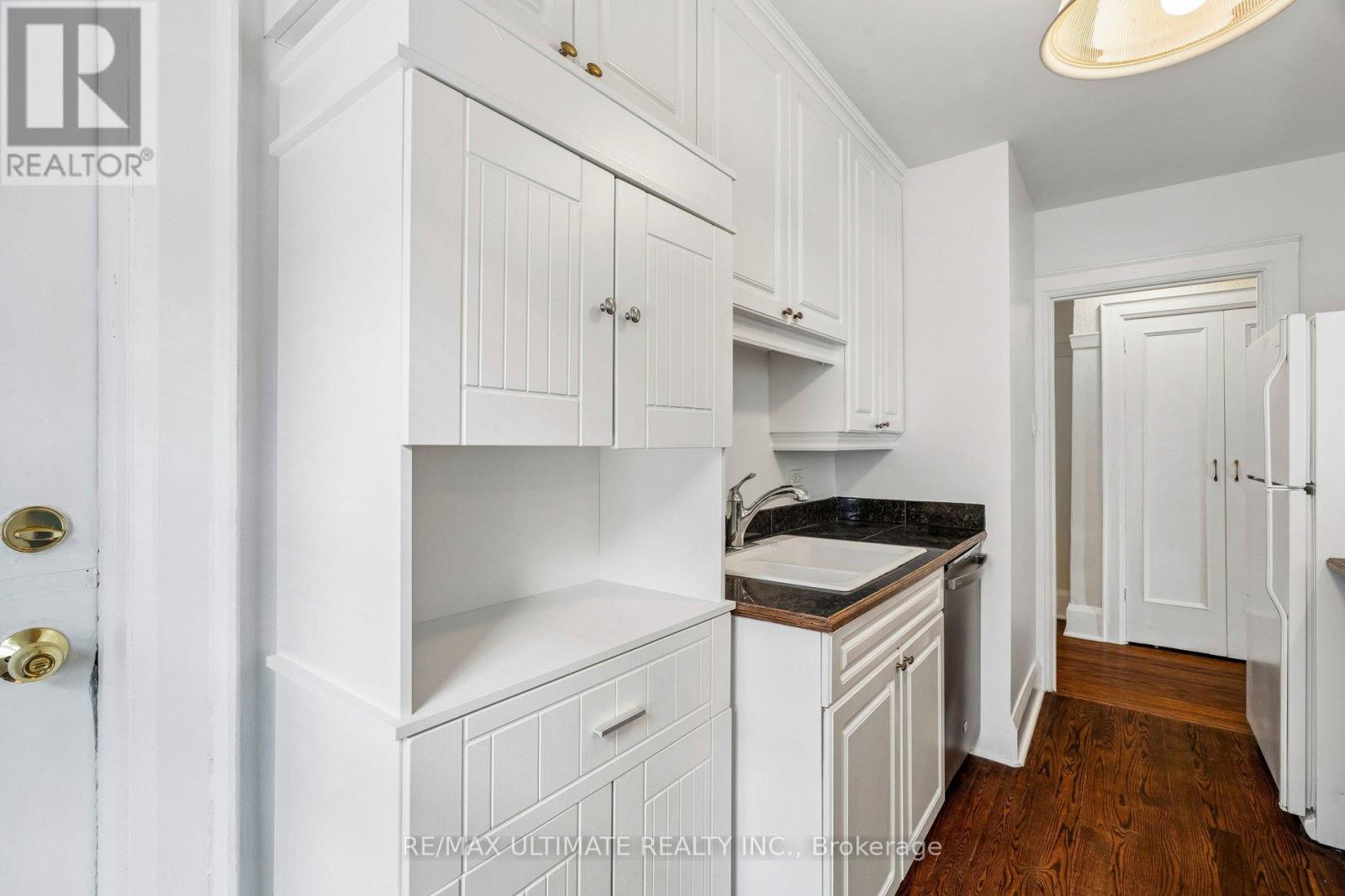 2 - 470 Oriole Parkway, Toronto, Ontario  M6S 3T9 - Photo 18 - C12833448