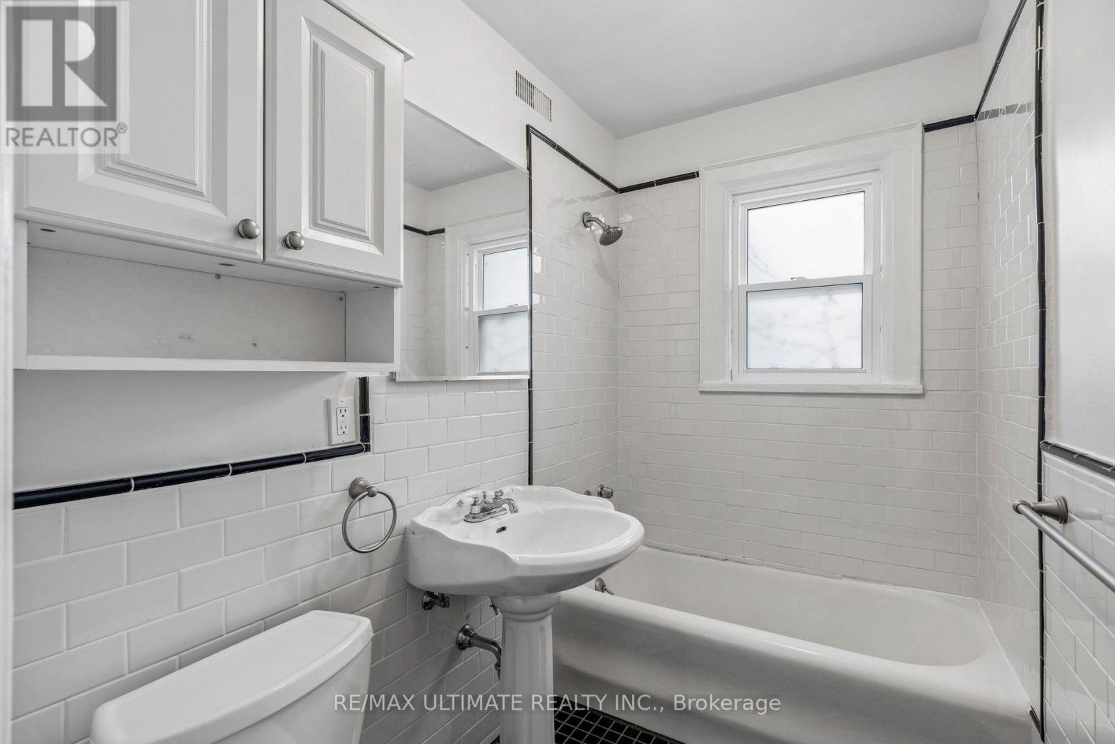 2 - 470 Oriole Parkway, Toronto, Ontario  M6S 3T9 - Photo 31 - C12833448