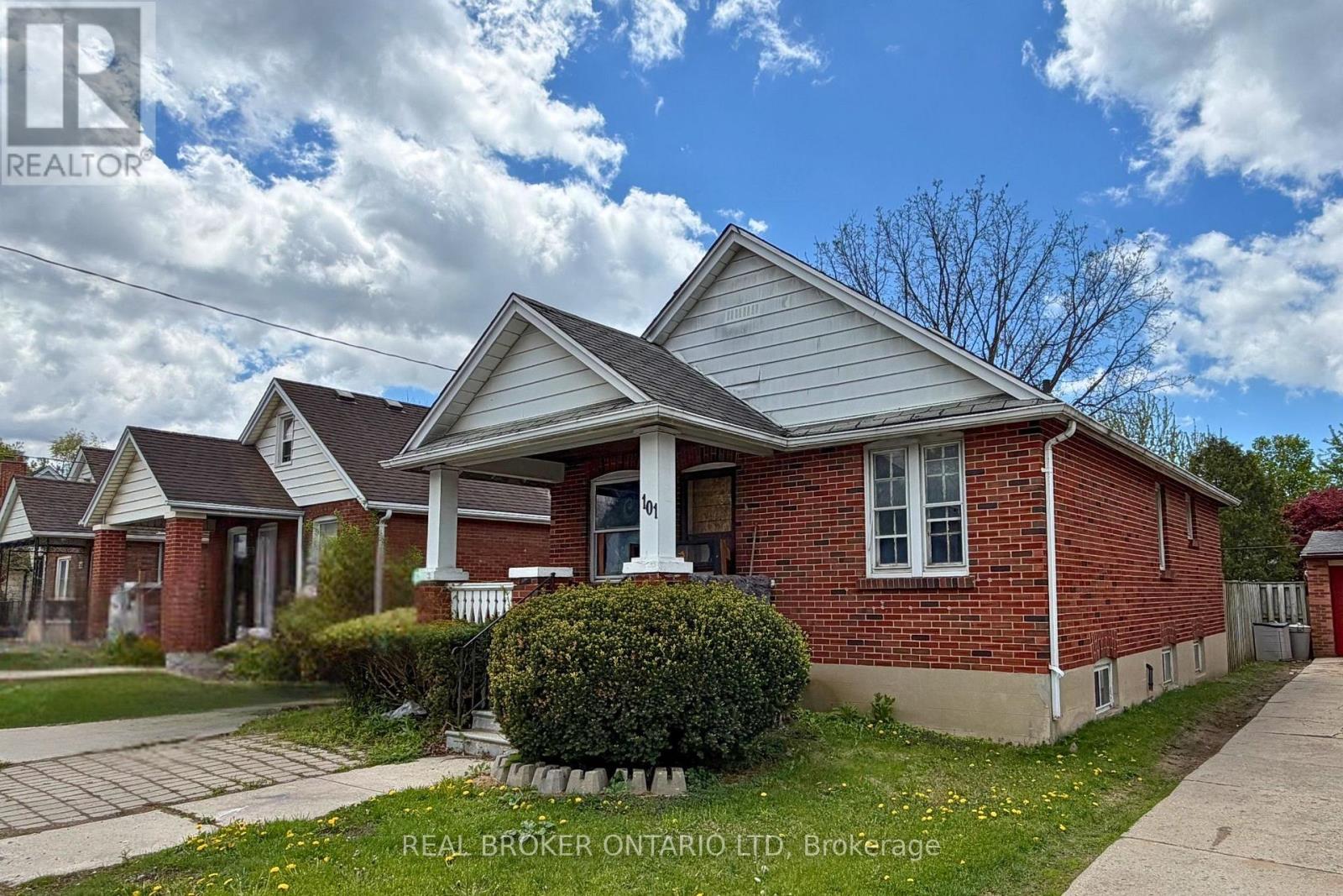 101 Adelaide Street S, London South, Ontario N5Z 3K6 - Photo 2 - X13157242