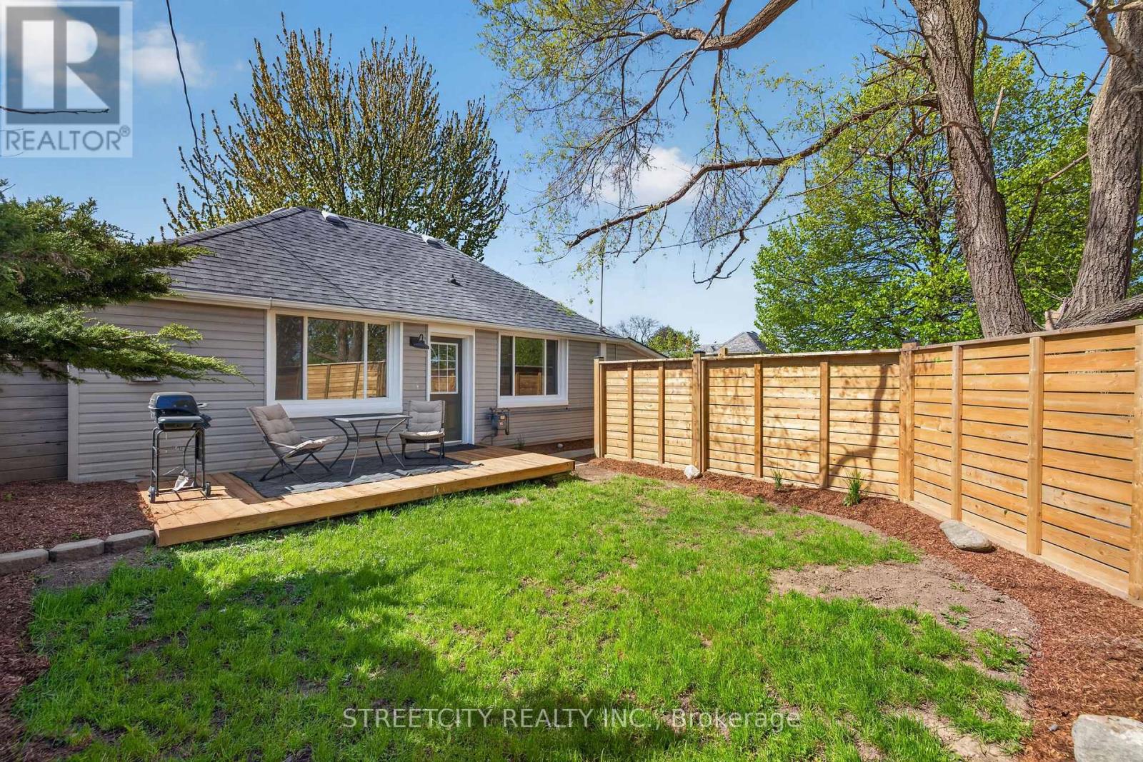 1055 COMMISSIONERS ROAD E, London South, Ontario