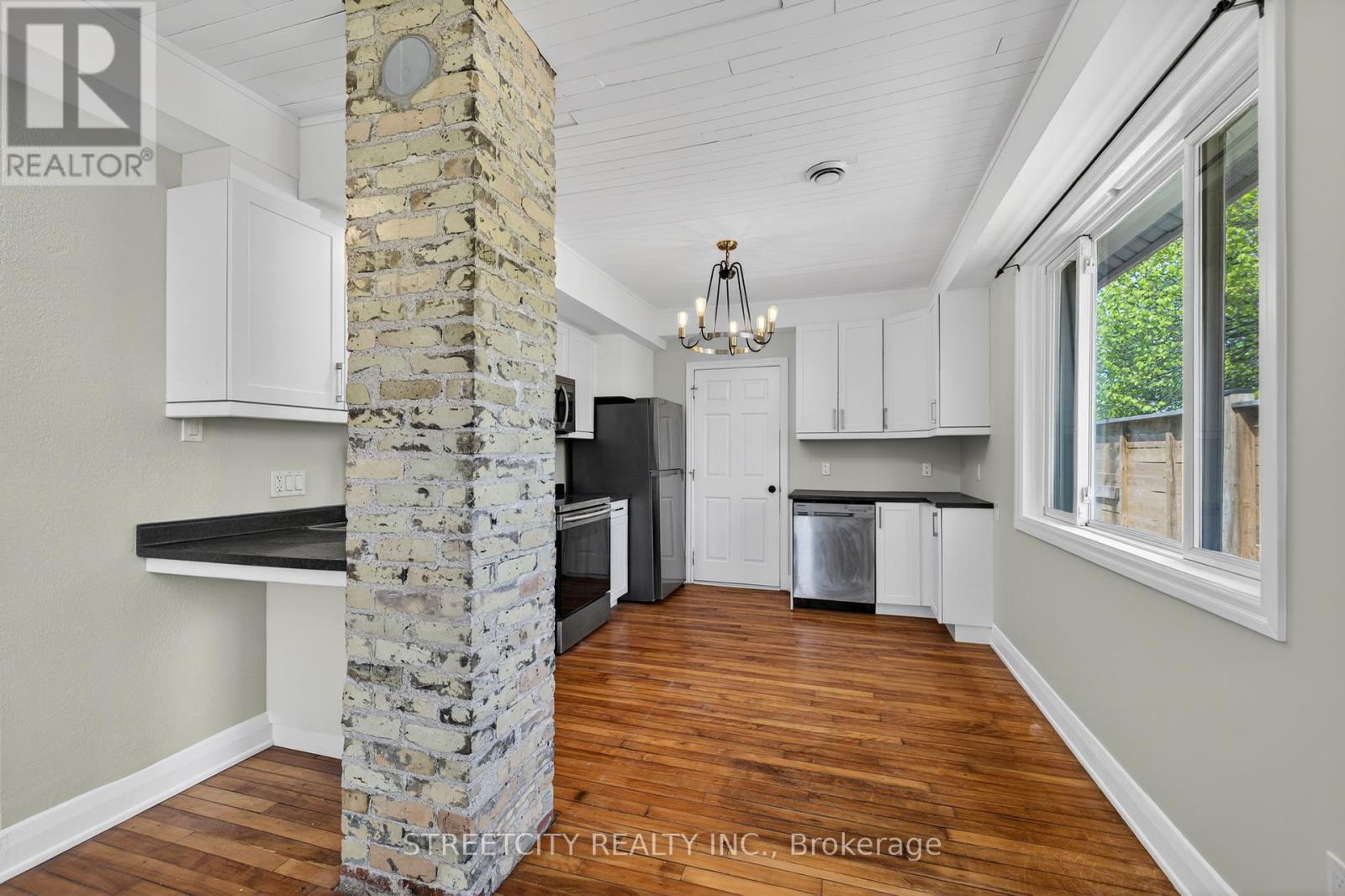 1055 Commissioners Road E, London South, Ontario  N5Z 3G6 - Photo 11 - X13157430