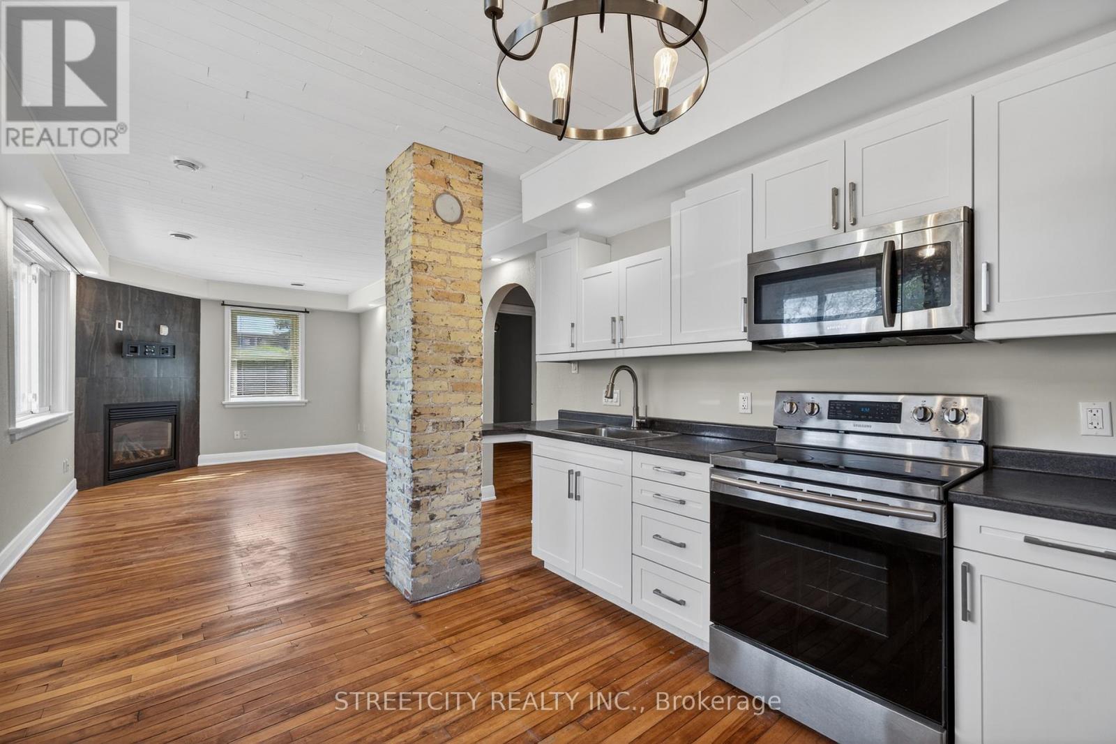 1055 Commissioners Road E, London South, Ontario  N5Z 3G6 - Photo 13 - X13157430