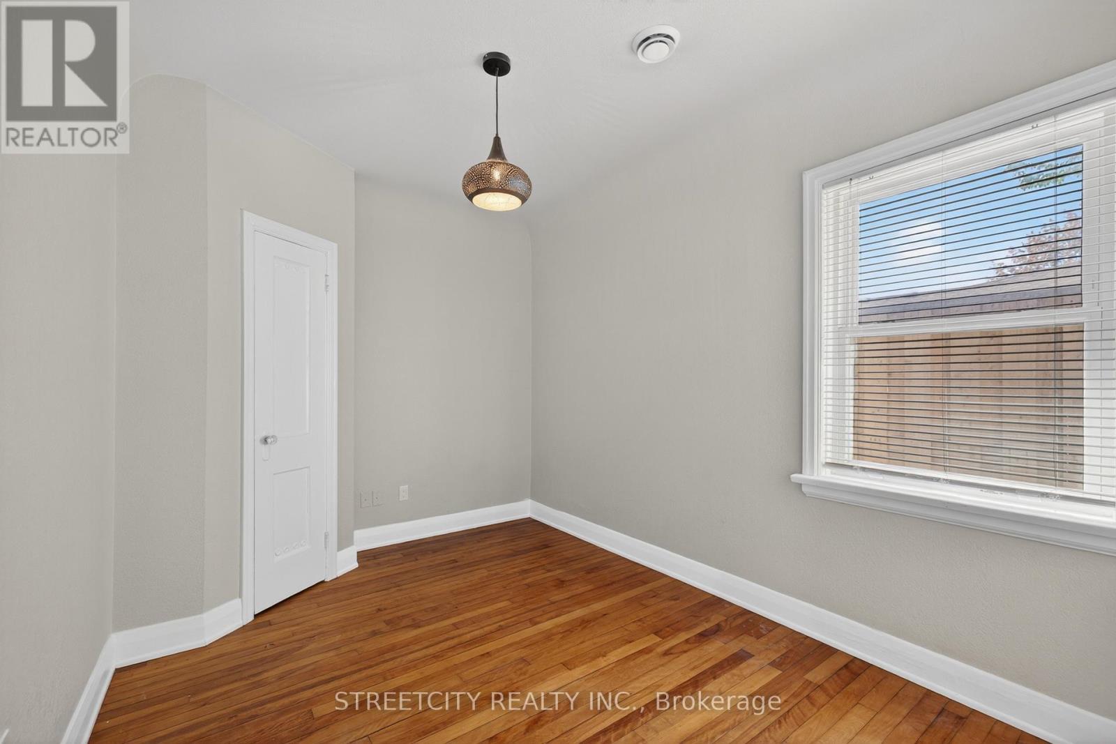 1055 Commissioners Road E, London South, Ontario  N5Z 3G6 - Photo 16 - X13157430