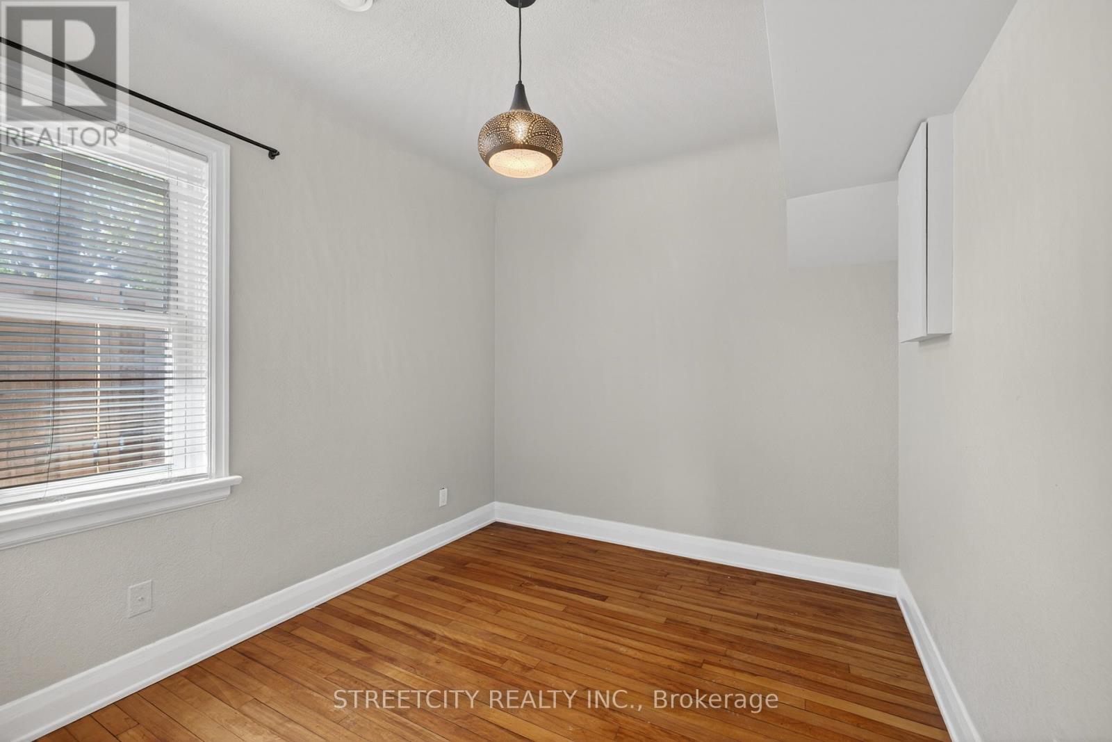1055 Commissioners Road E, London South, Ontario  N5Z 3G6 - Photo 18 - X13157430