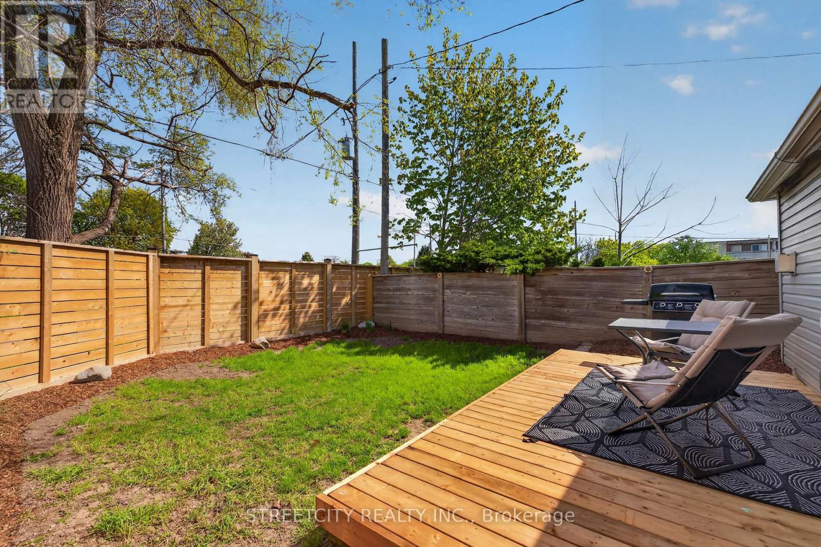 1055 Commissioners Road E, London South, Ontario  N5Z 3G6 - Photo 25 - X13157430