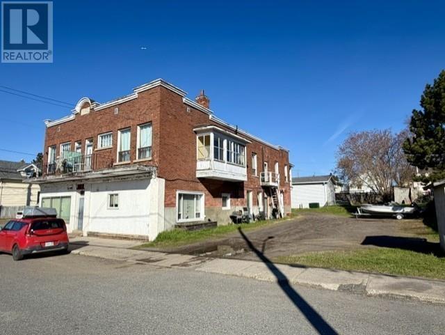 142 College St, Thunder Bay, Ontario  P7A 5J7 - Photo 3 - TB2601133