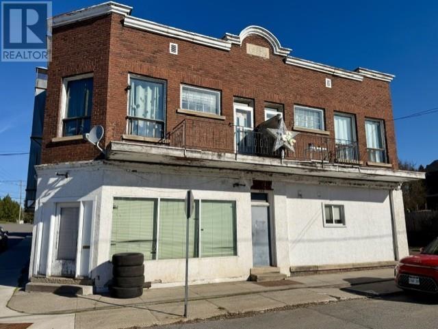 142 College St, Thunder Bay, Ontario  P7A 5J7 - Photo 2 - TB2601133