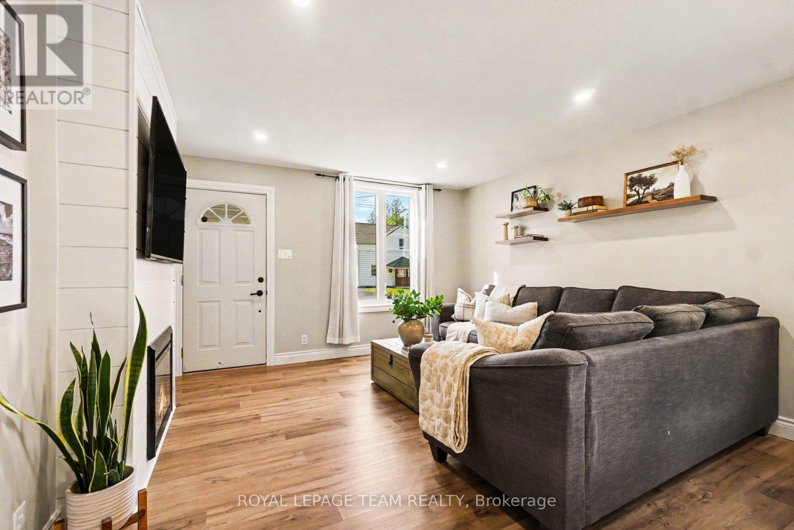 102 Strachan Street, Ottawa, Ontario  K0A 2Z0 - Photo 5 - X13157324