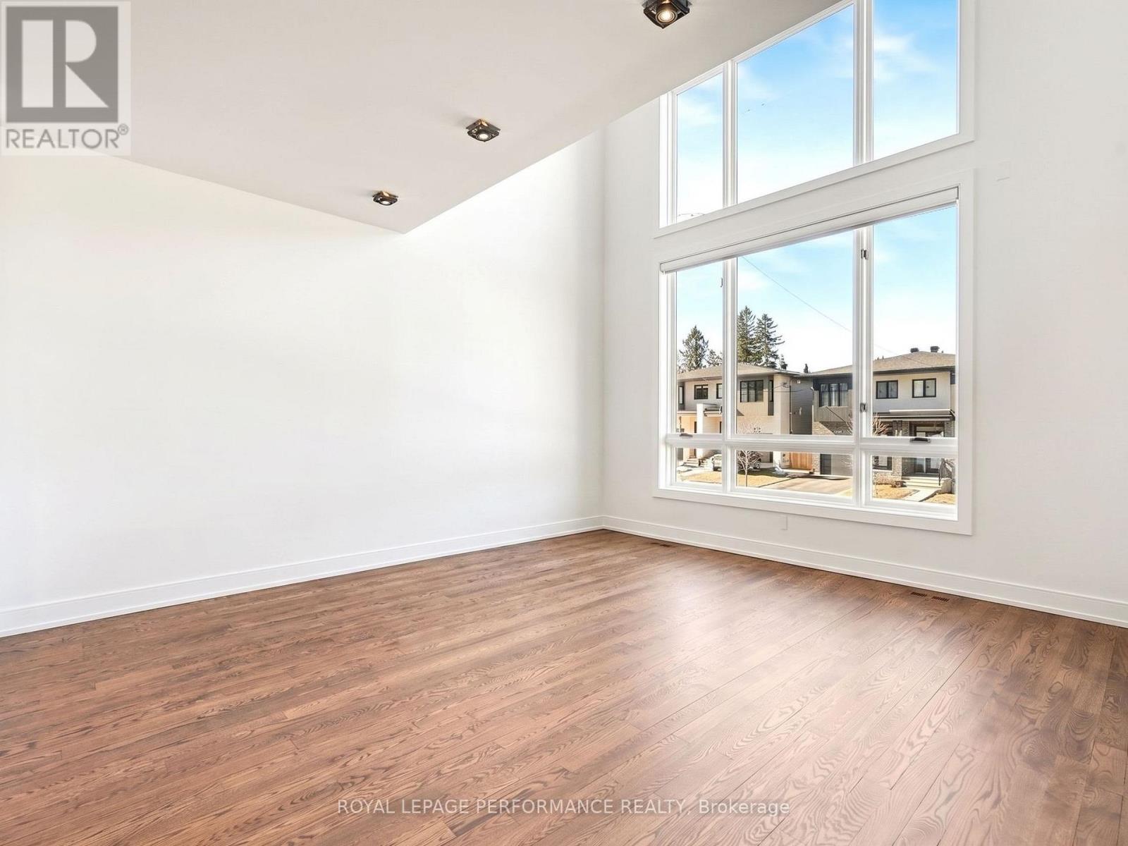 805 Kingsmere Avenue, Ottawa, Ontario  K2A 3J8 - Photo 4 - X13157358
