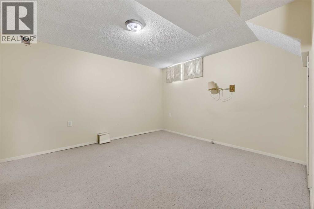 920 87 Avenue SW, Calgary, Alberta  T2V 0W1 - Photo 30 - A2312172