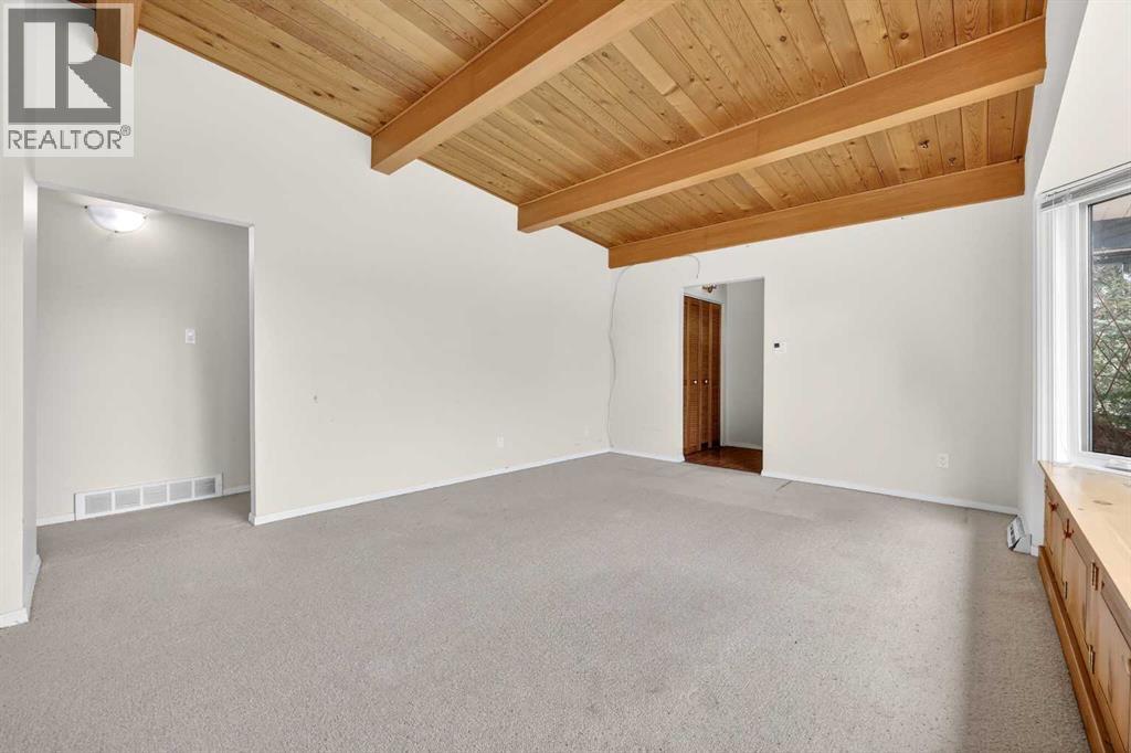 920 87 Avenue SW, Calgary, Alberta  T2V 0W1 - Photo 4 - A2312172