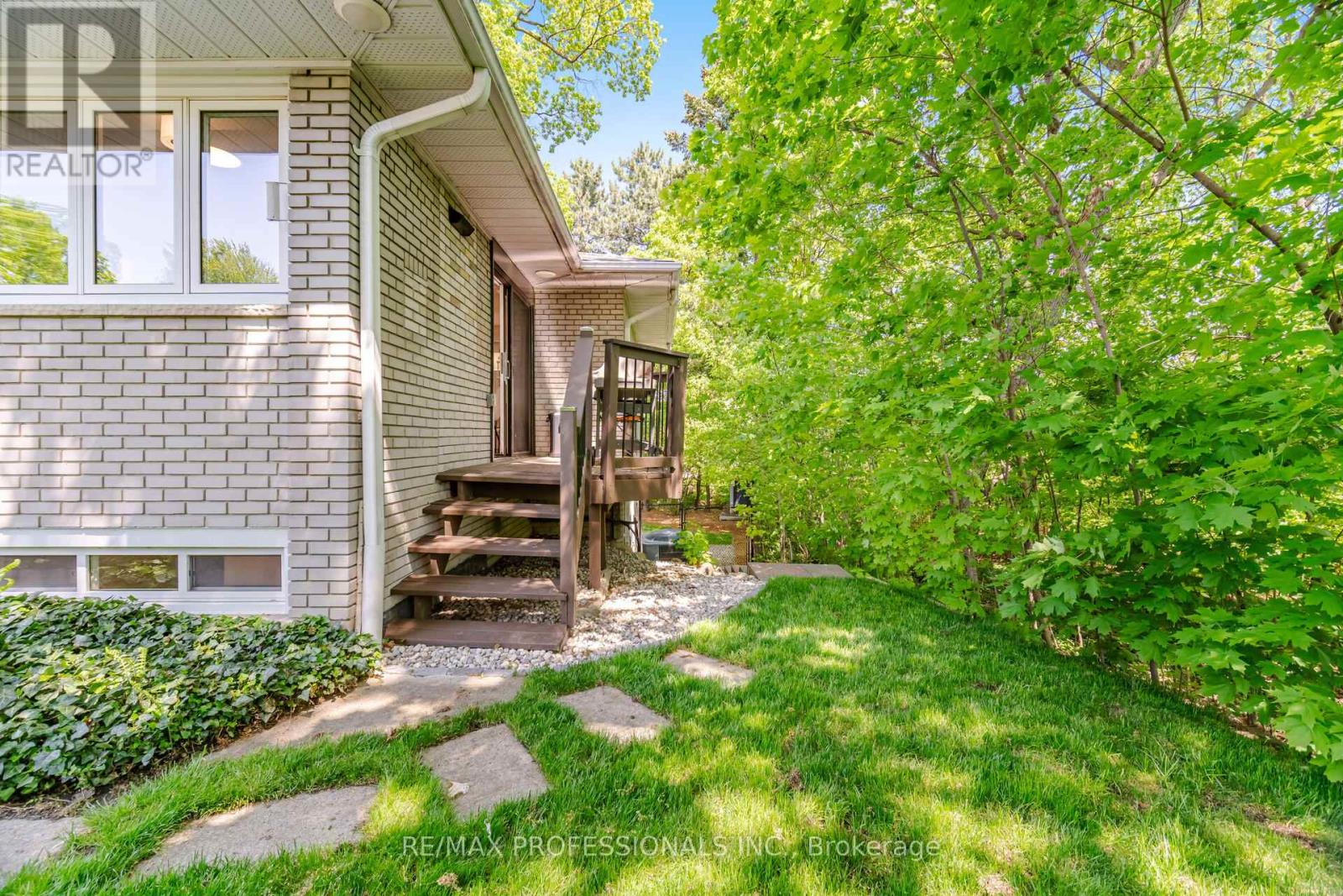 10 Cosway Court, Toronto, Ontario  M9C 2G3 - Photo 14 - W13148848