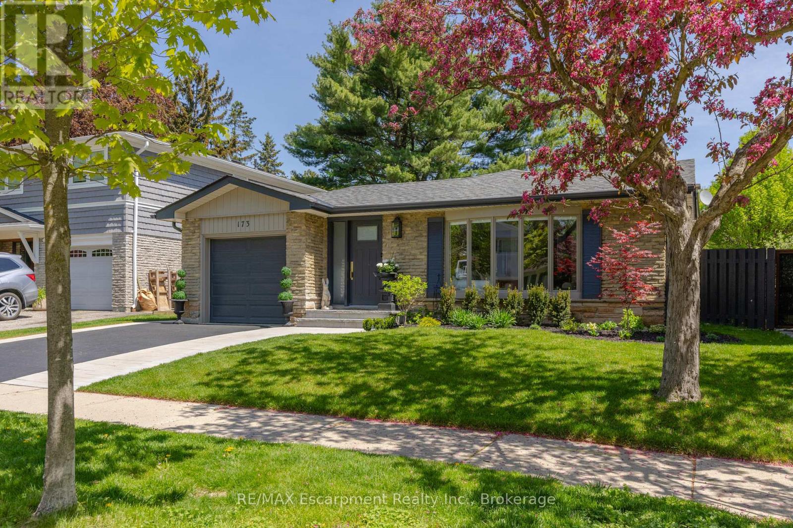 173 CHEBUCTO DRIVE, Oakville, Ontario