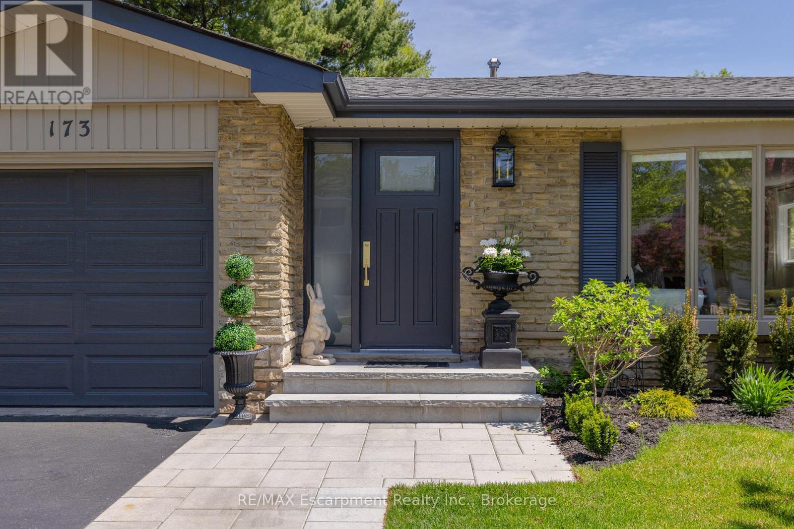 173 Chebucto Drive, Oakville, Ontario  L6J 5R1 - Photo 2 - W13157368