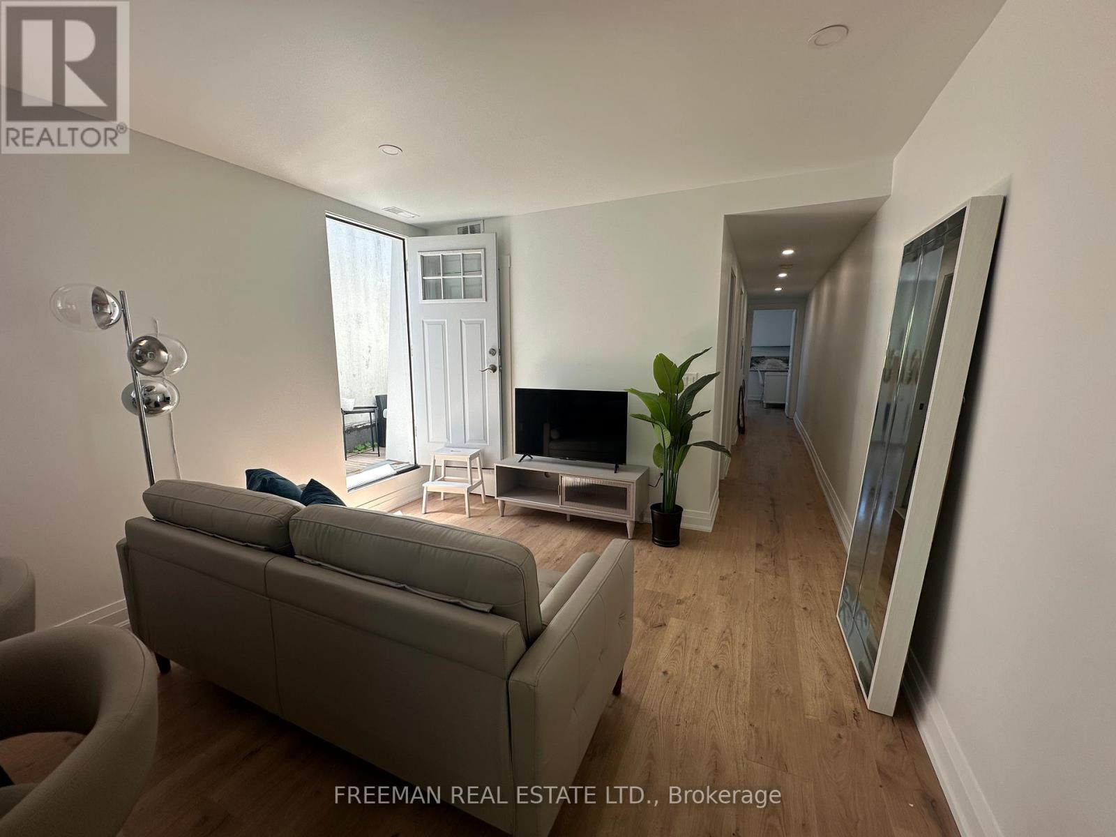 2 - 3449 Yonge Street, Toronto, Ontario  M4N 2N3 - Photo 3 - C13124816