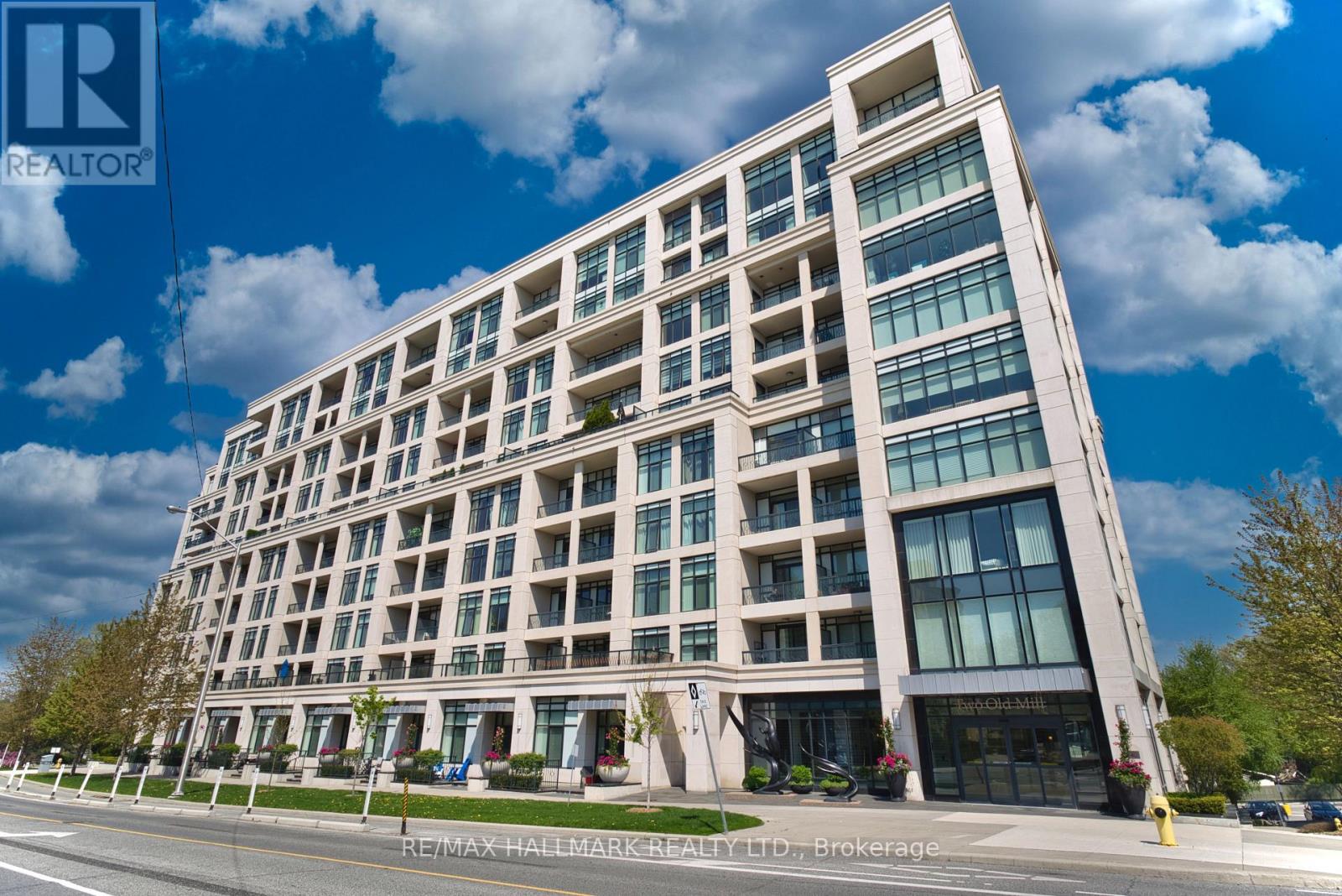 316 - 2 OLD MILL DRIVE, Toronto, Ontario
