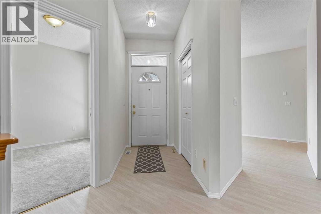 139 Hidden Valley Green NW, Calgary, Alberta  T3A 5L8 - Photo 3 - A2312579