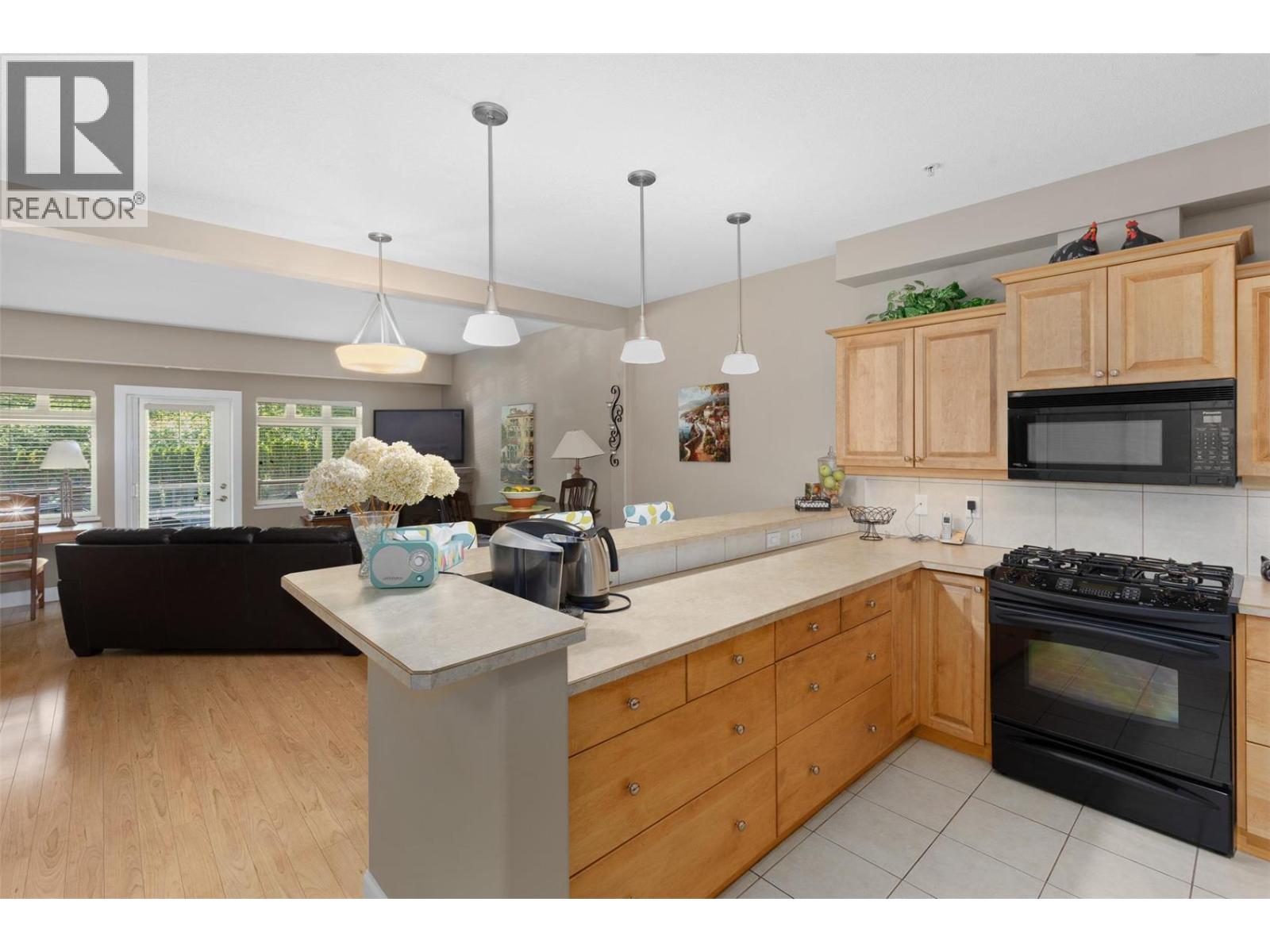 3996 Beach Avenue Unit# 201, Peachland, British Columbia  V0H 1X5 - Photo 4 - 10388210