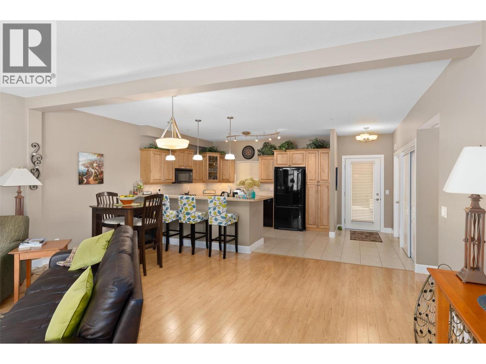 3996 Beach Avenue Unit# 201, Peachland, British Columbia  V0H 1X5 - Photo 5 - 10388210